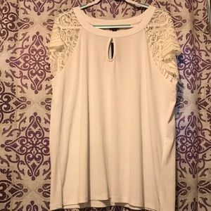 Torrid white lace sleeve blouse plus size 3x (22-24)